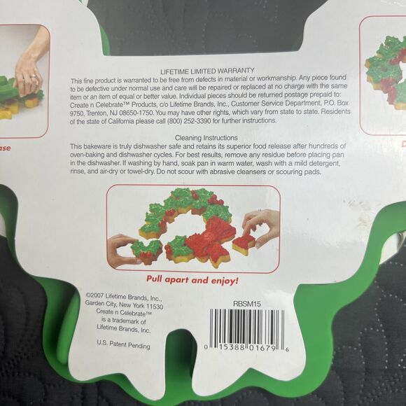 Create n Celebrate with Cupcakes Wreath Pull-a-Part Cupcake Mold Christmas  NEW! - Picture 9 of 14